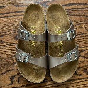 Brirkenstock patent taupe size 36 sandals
